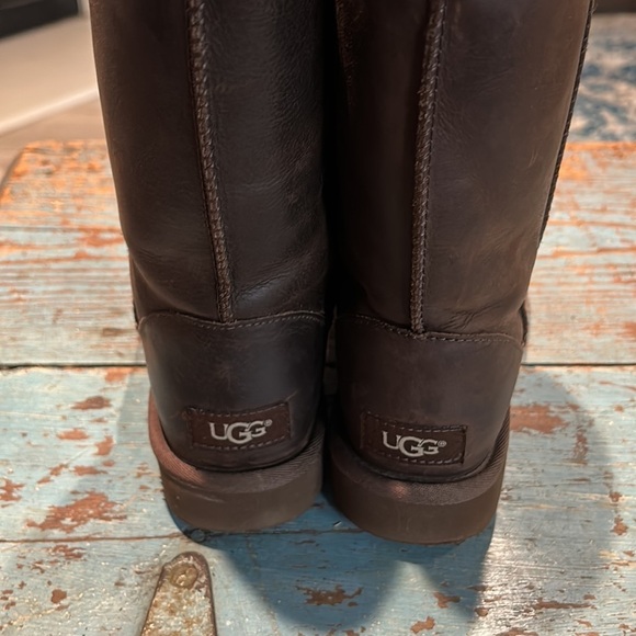 Ugg Classic Short Leather Boots Brownstone size 6 - Picture 2 of 5